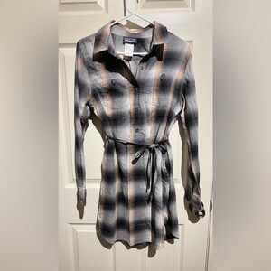 Patagonia Women’s Plaid Shirt Dress – Size 8 – Organic Cotton Blend with Pockets
